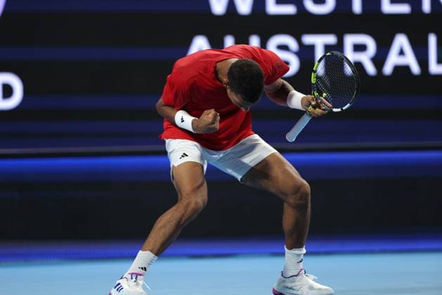 TENNIS UNITED CUP PERTH, FÃ lix Auger-Aliassime of Canada celebrates winning a game against Taylor Fritz of the USA during their group stage match of the 2025 United Cup at RAC Arena in Perth, Sunday, December 29, 2024. ( NO ARCHIVING, EDITORIAL USE ONLY, NO USE IN BOOKS WITHOUT CONSENT PERTH WESTERN AUSTRALIA AUSTRALIA WANGARA  Copyright: xRICHARDxWAINWRIGHTx 20241230182123607656