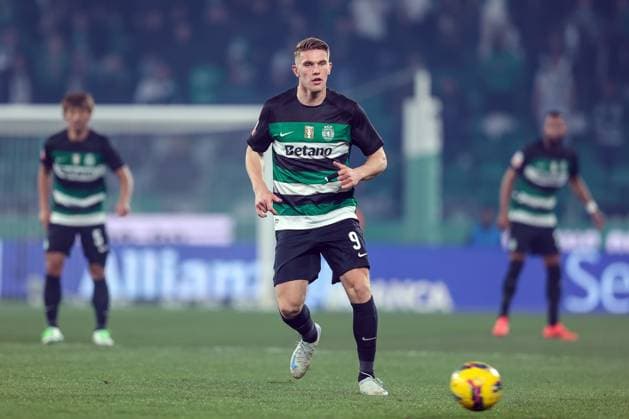 Sporting CP v Benfica, Liga Portugal Betclic, Lisbon, Portugal Lisbon, Portugal. 29th, December 2024. Viktor Gyökeres (9) of Sporting CP seen during the Liga Portugal Betclic match between Sporting CP and Benfica at Estadio Jose Alvalade in Lisbon. Portugal, Lisbon  Copyright: xGonzalesxPhoto RunexMathiesenx