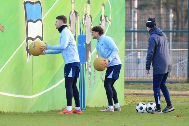 DEU, DFL, 2 FBL Hertha BSC, Training, 02 01 2025, Sportforum, Berlin, DEU, DFL, 2 FBL Hertha BSC, Training, in the picture Fabian Reese Hertha BSC Berlin 11 , Linus Gechter Hertha BSC Berlin 44 DFL regulations prohibit any use of Photographs as image sequences and or quasi video Foto Juergen Engler nordphoto GmbH nordphotoxGmbHx xEngler nph00076