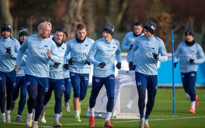 Football, Men, Season 2024 25, 2 Bundesliga, Hertha BSC, Training, f l Toni Leistner Hertha BSC , Diego Demme Hertha BSC , Florian Niederlechner Hertha BSC , Palko Dardai Hertha BSC , Marton Dardai Hertha BSC , 02 01 2025, Copyright: xSebastianxRäppold MatthiasxKochx