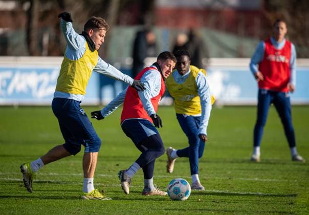 Football, Men, Season 2024 25, 2 Bundesliga, Hertha BSC, Training, f l Florian Niederlechner Hertha BSC , Diego Demme Hertha BSC , Boris Mamuzah Lum Hertha BSC , 02 01 2025, Copyright: xSebastianxRäppold MatthiasxKochx