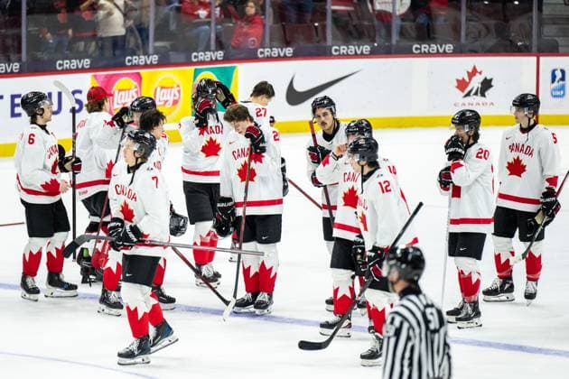 250103 Players of Canada look dejected after the 2025 IIHF World Junior Championship quarterfinal game between Czech Republic and Canada on January 3, 2025 in Ottawa Photo Mathias Bergeld BILDBYRAN kod MB MB1042 ishockey ice hockey jvm junior vm u20 2025 iihf world junior championship world juniors kvartsfinal quarterfinal quarterfinals czech republic canada kanada 8 bbeng depp  Copyright: MATHIASxBERGELD BB250103MB021
