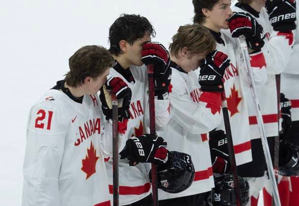January 2, 2025, Ottawa, On, Canada: Canada players show their disappointment as they stand together following their 4-3 loss to Czechia at the end of IIHF World Junior Hockey Championship quarterfinal action in Ottawa, Thursday, Jan. 2, 2025. Canada News - January 2, 2025  - ZUMAc35_ 20250102_zaf_c35_077 Copyright: xAdrianxWyldx
