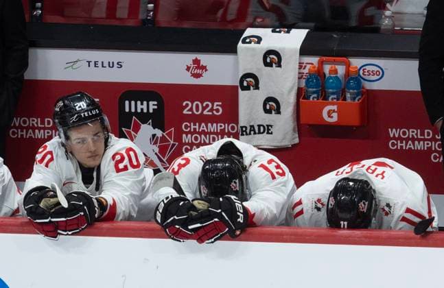 January 2, 2025, Ottawa, On, CANADA: Canada forward Ethan Gauthier (20) sits on the bench alongside teammates Luca Pinelli (13) and Brayden Yager (11) during third period IIHF World Junior Hockey Championship quarterfinal action as they lose 4-3 to Czechia, in Ottawa, Thursday, Jan. 2, 2025. Brayden Yager Luca Pinelli Ethan Gauthier  - ZUMAc35_ 20250102_zaf_c35_082 Copyright: xAdrianxWyldx