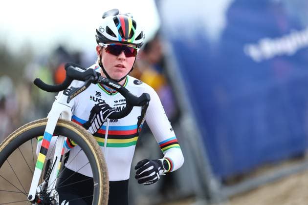 Dutch Fem Van Empel pictured during the women s elite race at the World Cup cyclocross cycling event in Dendermonde, Belgium, stage 9 (out of 12) of the UCI World Cup cyclocross competition, Friday 03 January 2025. DAVIDxPINTENS  x109564698x