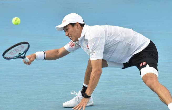 Tennis, ATP-Turnier in Hongkong (250104) -- HONG KONG, Jan. 4, 2025 -- Nishikori Kei hits a return during the semifinal between Shang Juncheng of China and Nishikori Kei of Japan at the ATP250 Hong Kong Tennis Open in Hong Kong, south China, Jan. 4, 2025. (Photo by Xinhua) (SP)CHINA-HONG KONG-TENNIS-ATP250-HONG KONG OPEN (CN) LoxPingxFai 