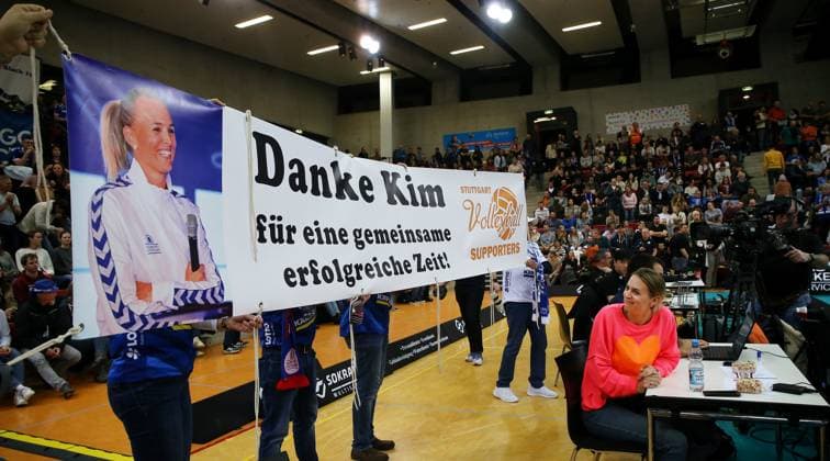 BAU 04 01 2025 Stuttgart Volleyball Allianz MTV Stuttgart vs SC Potsdam, poster for the Stuttgart sports director Kim Oszwald Renkema, who will not extend her contract in June 2025 Thank you Kim for a successful time together