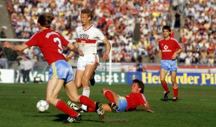 03.05.86 DFB-Pokal Finale FC Bayern München - VfB Stuttgart Deutschland, Berlin, 03.05.1986, Fussball, DFB-Pokal, Finale, FC Bayern München - VfB Stuttgart (5:2): v.l. Guido Buchwald (VfB Stuttgart), Lothar Matthäus (FC Bayern München). *** 03 05 86 DFB Pokal Final FC Bayern München VfB Stuttgart Germany, Berlin, 03 05 1986, Football, DFB Pokal, Final, FC Bayern München VfB Stuttgart 5 2 v l Guido Buchwald VfB Stuttgart , Lothar Matthäus FC Bayern München