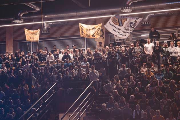 Semi-final wrestling Bundesliga KSC Hösbach vs SC Siegfried Kleinostheim The fans of SC Kleinostheim during the semi-final match of the German team championship between KSC Hösbach and SC Siegfried Kleinostheim in the Birtat wrestling Bundesliga on 04 01 2025 in Elsenfeld, Germany