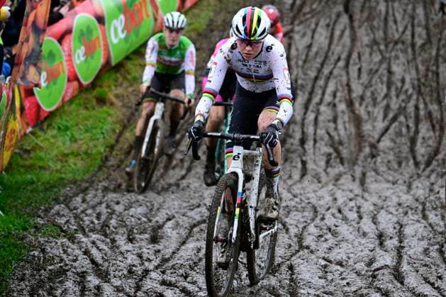 UCI Cyclocross World Cup Dendermonde 2025 DENDERMONDE, BELGIUM - JANUARY 05 : Van Empel Fem (NED) of Visma Lease A Bike during the 9th leg of the UCI Cyclocross World Cup series 2024-2025 in Dendermonde, Belgium, 05 01 2025 Dendermonde Belgium  Copyright: xPeterxDexVoechtx