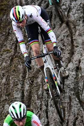 UCI Cyclocross World Cup Dendermonde 2025 DENDERMONDE, BELGIUM - JANUARY 05 : Van Empel Fem (NED) of Visma Lease A Bike during the 9th leg of the UCI Cyclocross World Cup series 2024-2025 in Dendermonde, Belgium, 05 01 2025 Dendermonde Belgium  Copyright: xPeterxDexVoechtx