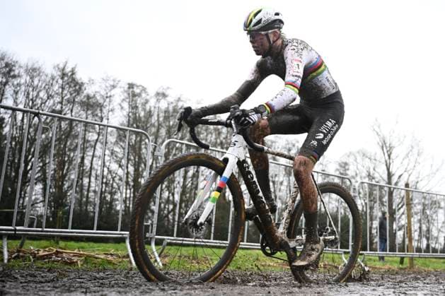 UCI Cyclocross World Cup Dendermonde 2025 DENDERMONDE, BELGIUM - JANUARY 05 : Van Empel Fem (NED) of Visma Lease A Bike during the 9th leg of the UCI Cyclocross World Cup series 2024-2025 in Dendermonde, Belgium, 05 01 2025 Dendermonde Belgium  Copyright: xPeterxDexVoechtx