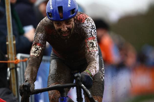 Dutch Lucinda Brand pictured in action during the women s elite race at the World Cup cyclocross cycling event in Dendermonde, Belgium, stage 9 (out of 12) of the UCI World Cup cyclocross competition, Sunday 05 January 2025. DAVIDxPINTENS  x109683753x