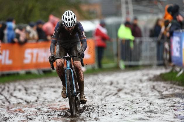 Dutch Puck Pieterse pictured in action during the women s elite race at the World Cup cyclocross cycling event in Dendermonde, Belgium, stage 9 (out of 12) of the UCI World Cup cyclocross competition, Sunday 05 January 2025. DAVIDxPINTENS  x109683787x