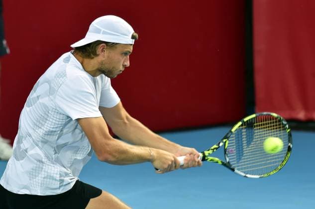 (250105) -- HONG KONG, Jan. 5, 2025 -- Alexandre Muller of France hits a return during the men s singles final against Nishikori Kei of Japan at the ATP250 Hong Kong Tennis Open in Hong Kong, south China, Jan. 5, 2025. ) (SP)CHINA-HONG KONG-TENNIS-ATP250-HONG KONG OPEN-FINAL (CN) LoxPingxFai 