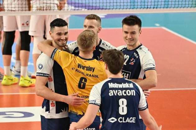 GER 1 VBL, SVG Lueneburg vs VCO Berlin 05 01 2025, LKH Arena, Lueneburg, GER 1 VBL, SVG Lueneburg vs VCO Berlin in the picture the Lueneburg team cheers nordphotoxGmbH xWitke nph00002