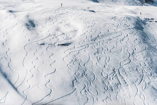 Winter mountains at ski resort (License=RF) 8597612 ,model released, Symbolfoto  Copyright: xZoonar.com ElnurxAmikishiyevx 8597612 ,model released, Symbolfoto ,property released