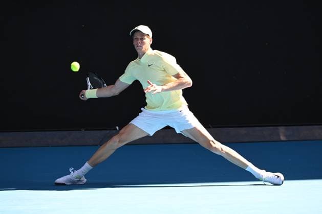 TENNIS AO CHARITY SINNER POPYRIN, Jannik Sinner of Italy plays a shot during the charity match between Jannik Sinner and Alexei Popyrin at Rod Laver Arena in Melbourne, Tuesday, January 7, 2025. ( NO ARCHIVING, EDITORIAL USE ONLY, NO USE IN BOOKS WITHOUT CONSENT MELBOURNE VICTORIA AUSTRALIA  Copyright: xJAMESxROSSx 20250107163870703925