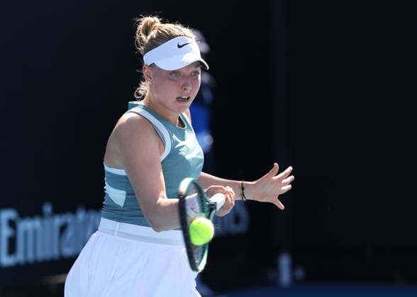 Brenda Fruhvirtova (CZE), Australian Open 2025 Melbourne Park, Melbourne, Victoria, Australia. Copyright: xJuergenxHasenkopfx