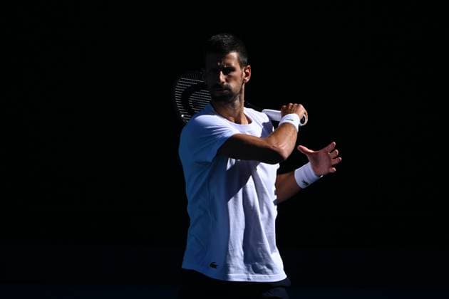 TENNIS AO CHARITY SINNER POPYRIN, Novak Djokovic of Serbia in action during a training session at the Australian Open tennis tournament at Melbourne Park in Melbourne, Tuesday, January 7, 2025. ( NO ARCHIVING, EDITORIAL USE ONLY, NO USE IN BOOKS WITHOUT CONSENT MELBOURNE VICTORIA AUSTRALIA  Copyright: xJAMESxROSSx 20250107152161960710