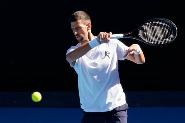 January 7, 2024: NOVAK DJOKOVIC of Serbia hits the ball in a practise session with CARLOS ALCARAZ of Spain prior to the start of the 2025 Australian Open in Melbourne, Australia. Cal Media Melbourne Australia - ZUMAc04_ 20250107_faf_c04_009 Copyright: xSydneyxLowx
