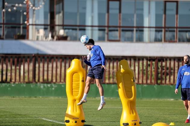 Header training at the SV Darmstadt 98 training camp in Valencia, El Saler on 07 01 25 in El Saler, Valencia xamx Photo Alfio Marino Copyright: