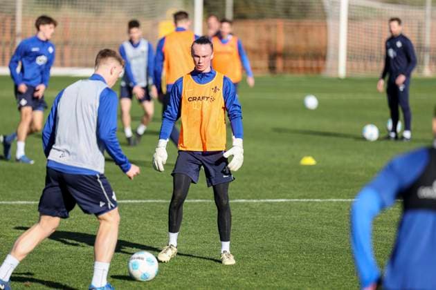 Til Rohde in the background on the ball at the SV Darmstadt 98 training camp in Valencia, El Saler on 07 01 25 in El Saler, Valencia xamx Photo Alfio Marino Copyright:
