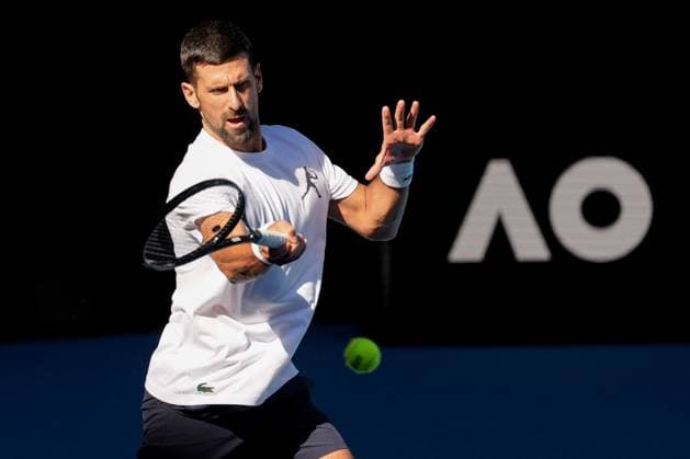 January 7, 2024: NOVAK DJOKOVIC of Serbia hits the ball in a practise session with CARLOS ALCARAZ of Spain prior to the start of the 2025 Australian Open in Melbourne, Australia. Cal Media Melbourne Australia - ZUMAc04_ 20250107_faf_c04_015 Copyright: xSydneyxLowx