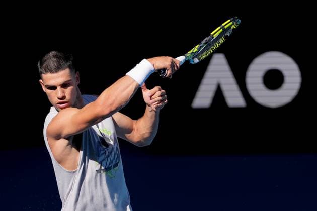 January 7, 2024: CARLOS ALCARAZ of Spain hits the ball in a practise session with NOVAK DJOKOVIC of Serbia prior to the start of the 2025 Australian Open in Melbourne, Australia. Cal Media Melbourne Australia - ZUMAc04_ 20250107_faf_c04_020 Copyright: xSydneyxLowx