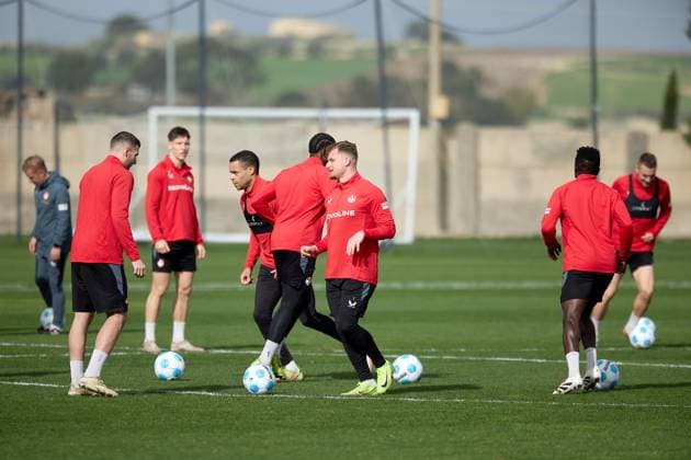 TRAINING GROUNDS, TA™ QALI, MALTA: JANUARY 7, 2025 1. FC Kaiserslautern soccer players train at the Training Grounds, Ta™ Qali, Malta on January 7, 2025. The 2. Bundesliga German team is undergoing a week winter training camp in Malta as from January 3, 2025. 1. FC Kaiserslautern winter training camp in Malta 2025. MLT_FCK_2025