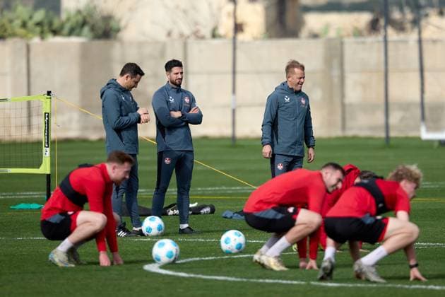 TRAINING GROUNDS, TA™ QALI, MALTA: JANUARY 7, 2025 Markus Anfang (top right), head coach of 1. FC Kaiserslautern oversees his team™s training at the Training Grounds, Ta™ Qali, Malta on January 7, 2025. The 2. Bundesliga German team is undergoing a week winter training camp in Malta as from January 3, 2025. 1. FC Kaiserslautern winter training camp in Malta 2025. MLT_FCK_2025