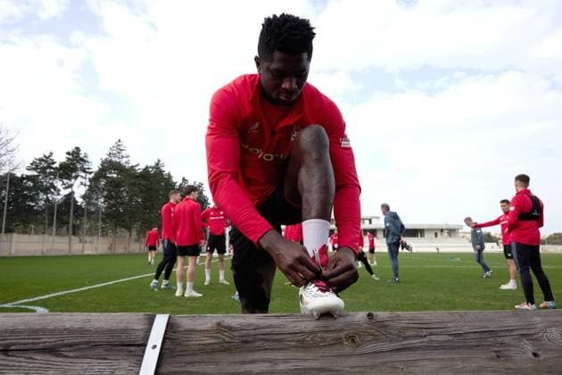 1. FC Kaiserslautern winter training camp in Malta 2025. Afeez Aremu, a soccer player for 1. FC Kaiserslautern, prepares for training at the Training Grounds in Ta Qali, Malta, on January 7, 2025. The 2. Bundesliga German team undergoes a week-long winter training camp in Malta starting January 3, 2025. Rabat Ta Qali Malta  Copyright: xDomenicxAquilinax originalFilename:aquilina-1fckaise250107_npRil.jpg
