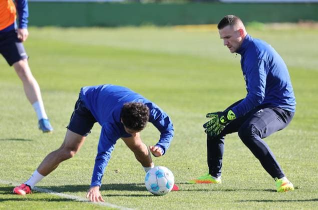 Soccer 2 BL Training Camp SV Darmstadt 98 El Saler Day 3 07 01 25, Othmane El Idrissi, Marcel Schuhen,