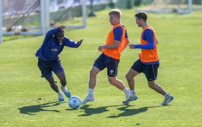 Soccer 2 BL Training Camp SV Darmstadt 98 El Saler Day 3 07 01 25, Merveille Papela, Andreas Müller, Tobias Kempe,