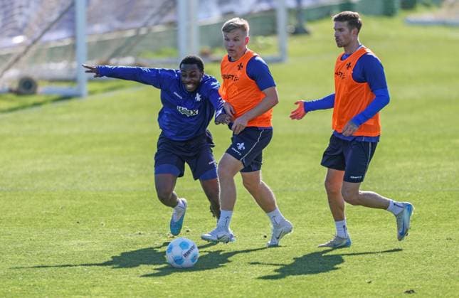 Soccer 2 BL Training Camp SV Darmstadt 98 El Saler Day 3 07 01 25, Merveille Papela, Andreas Müller, Tobias Kempe,