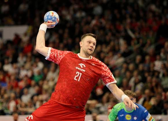 Photo Goal throw by Kamil SYPRZAK Poland European Handball Championship, Preliminary Round in Berlin , Poland Slovenia on Sat 13 01 2024