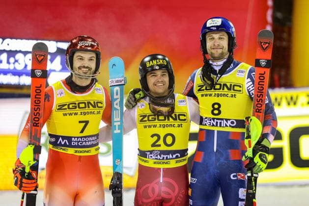 Bilder des Jahres 2025, Sport 01 Januar Sport Themen der Woche KW02 ALPINE SKIING - FIS WC Madonna di Campiglio MADONNA DI CAMPIGLIO,ITALY,08.JAN.25 - ALPINE SKIING - FIS World Cup, night slalom, men. Image shows Loic Meillard (SUI), Albert Popov (BUL) and Samuel Kolega (CRO).  GEPAxpictures xMathiasxMandl