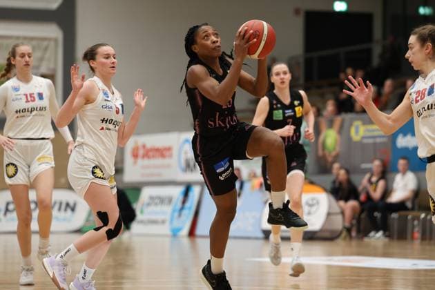 08 01 2025, Basketball, Women, DBBL Cup, Season 2024 2025, Saarlouis Royals Syntainics MBC, Martha Burse Saarlouis Royals , Nicole Brochlitz MBC Syntainics Saarlouis Stadtgartenhalle Saarland Germany EN Copyright: xSebastianxBachx
