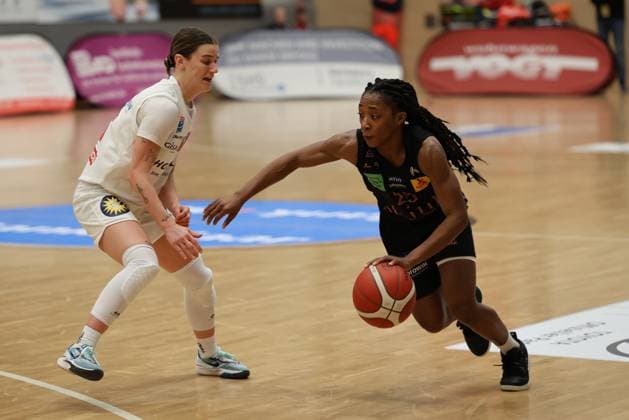 08 01 2025, Basketball, Women, DBBL Cup, Season 2024 2025, Saarlouis Royals Syntainics MBC, Martha Burse Saarlouis Royals , Dominika Fiszer MBC Syntainics Saarlouis Stadtgartenhalle Saarland Germany EN Copyright: xSebastianxBachx
