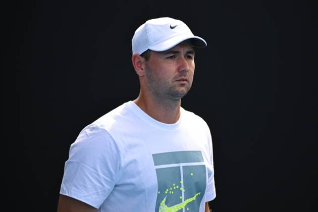 TENNIS AUSTRALIAN OPEN PRACTICE, Coach Anton Dubrov looks on as Aryna Sabalenka of Belarus itrains during a practice session during the Australian Open at Melbourne Park in Melbourne, Wednesday, January 08, 2025. ( NO ARCHIVING, EDITORIAL USE ONLY, NO USE IN BOOKS WITHOUT CONSENT Melbourne Victoria Australia  Copyright: xJAMESxROSSx 20250109122024852300