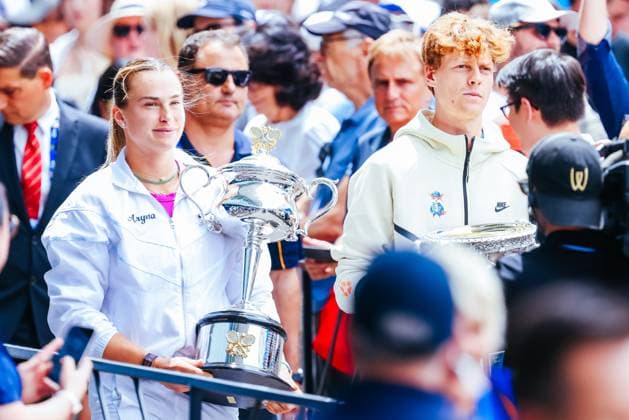 January 9, 2025: MELBOURNE, AUSTRALIA - JANUARY 09: Aryna Sabalenka of Belarus and Jannik Sinner of Italy present the trophies for the official draw ahead of the 2025 Australian Open at Melbourne Park on January 9, 2025 in Melbourne, Australia. Melbourne Australia - ZUMAp121 20250109_zsp_p121_034 Copyright: xChrisxPutnamx