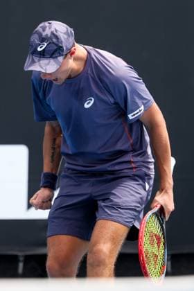 January 9, 2025: MELBOURNE, AUSTRALIA - JANUARY 09: Kamil Majchrzak of Poland .beats Billy Harris of Great Britain in final qualifying for the 2025 Australian Open at Melbourne Park on January 9, 2025 in Melbourne, Australia. Melbourne Australia - ZUMAp121 20250109_zsp_p121_047 Copyright: xChrisxPutnamx