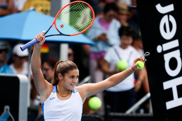 January 9, 2025: MELBOURNE, AUSTRALIA - JANUARY 09: Julia Riera of Argentina beats Maddison Inglis of Australia in qualifying for the 2025 Australian Open at Melbourne Park on January 9, 2025 in Melbourne, Australia. Melbourne Australia - ZUMAp121 20250109_zsp_p121_042 Copyright: xChrisxPutnamx