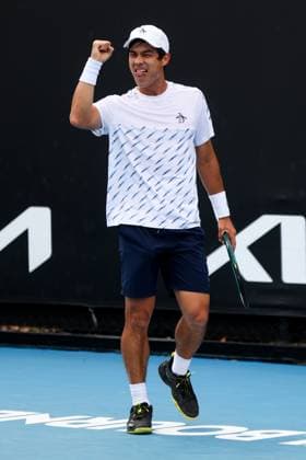January 9, 2025: MELBOURNE, AUSTRALIA - JANUARY 09: Mackenzie McDonald of USA in his match against Gauthier Onclin of Belgium in final qualifying for the 2025 Australian Open at Melbourne Park on January 9, 2025 in Melbourne, Australia. Melbourne Australia - ZUMAp121 20250109_zsp_p121_053 Copyright: xChrisxPutnamx