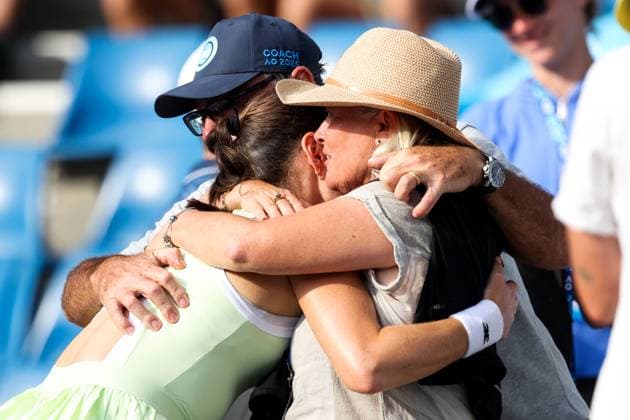 January 9, 2025: MELBOURNE, AUSTRALIA - JANUARY 09: Kimberly Birrell of Australia celebrates beating Oksana Selekhmeteva of Russia in final qualifying for the 2025 Australian Open at Melbourne Park on January 9, 2025 in Melbourne, Australia. - ZUMAp121 20250109_zsp_p121_072 Copyright: xChrisxPutnamx