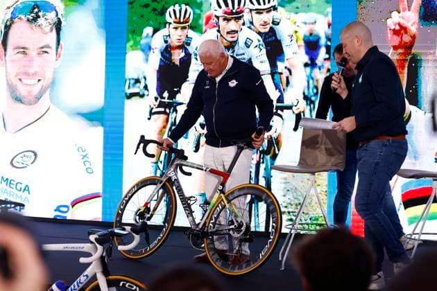 2025 Soudal Quick-Step Team Presentation CALP, SPAIN - JANUARY 09 : Lefevere Patrick (BEL) General manager of Soudal - Quick Step is being honored for is career pictured during the 2025 team presentation of the Soudal Quick-Step pro cycling team on January 9, 2025 in Calp, SPAIN, 09 01 2025 Calp SPAIN  Copyright: xJanxDexMeuleneirx