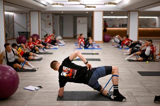 Lottto Cycling Team 2025 Training DENIA, SPAIN - JANUARY 09 : Illustration picture showing the morning core excercise pictured during a Lotto Cycling Team 2025 team training session at the Marriott Golf Hotel on January 09, 2025 in Denia, Spain, 09 01 2025 Denia Spain  Copyright: xNicoxVereeckenx