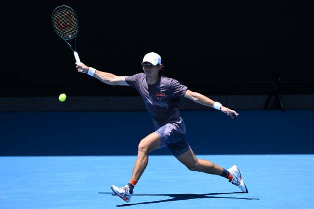 TENNIS AUSTRALIAN OPEN, Alex de Minaur of Australia during a practice session ahead of the Australian Open at Melbourne Park in Melbourne, Friday, January 10, 2025. ( NO ARCHIVING, EDITORIAL USE ONLY, NO USE IN BOOKS WITHOUT CONSENT Melbourne Victoria Australia  Copyright: xJOELxCARRETTx 20250110193739638229