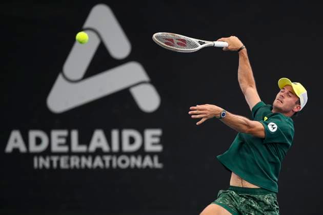 TENNIS ADELAIDE INTERNATIONAL, Tommy Paul of the USA in a match against Felix Auger-Aliassime of Canada during the Adelaide International at Memorial Drive Tennis Club in Adelaide, Friday, January 10, 2025. ( NO ARCHIVING, EDITORIAL USE ONLY, NO USE IN BOOKS WITHOUT CONSENT ADELAIDE SOUTH AUSTRALIA AUSTRALIA  Copyright: xMATTxTURNERx 20250110184002833561