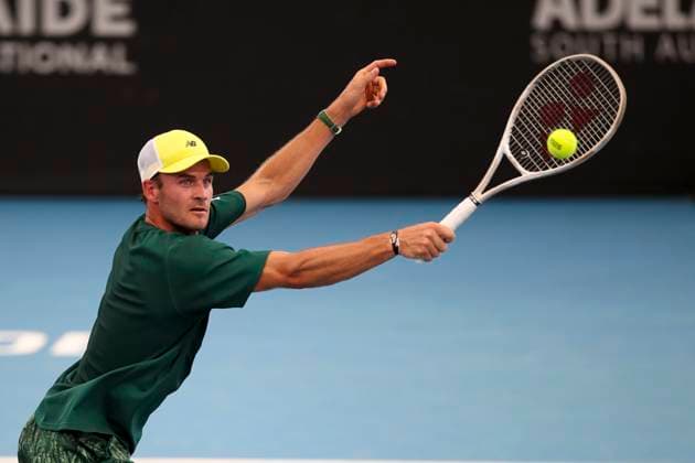 TENNIS ADELAIDE INTERNATIONAL, Tommy Paul of the USA in a match against Felix Auger-Aliassime of Canada during the Adelaide International at Memorial Drive Tennis Club in Adelaide, Friday, January 10, 2025. ( NO ARCHIVING, EDITORIAL USE ONLY, NO USE IN BOOKS WITHOUT CONSENT ADELAIDE SOUTH AUSTRALIA AUSTRALIA  Copyright: xMATTxTURNERx 20250110112537854366